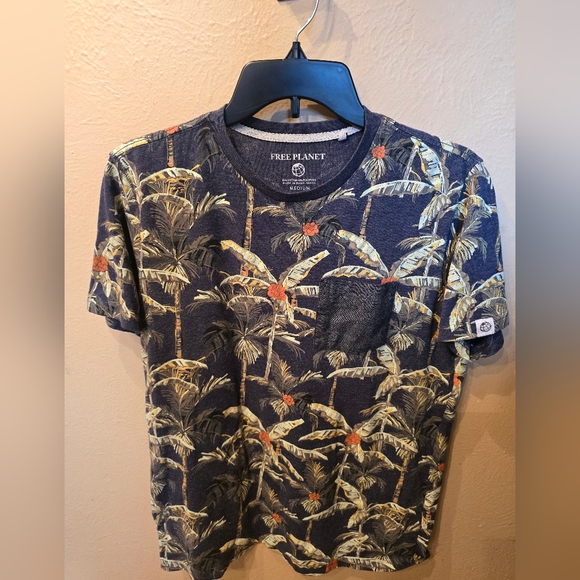 Free Planet Other - 💖 3/$10. FREE Planet T-Shirt with pocket Size M